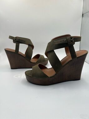 Indigo Rd. Olive Green Wedge Sandals | Size 10M | Strappy Platform Heels